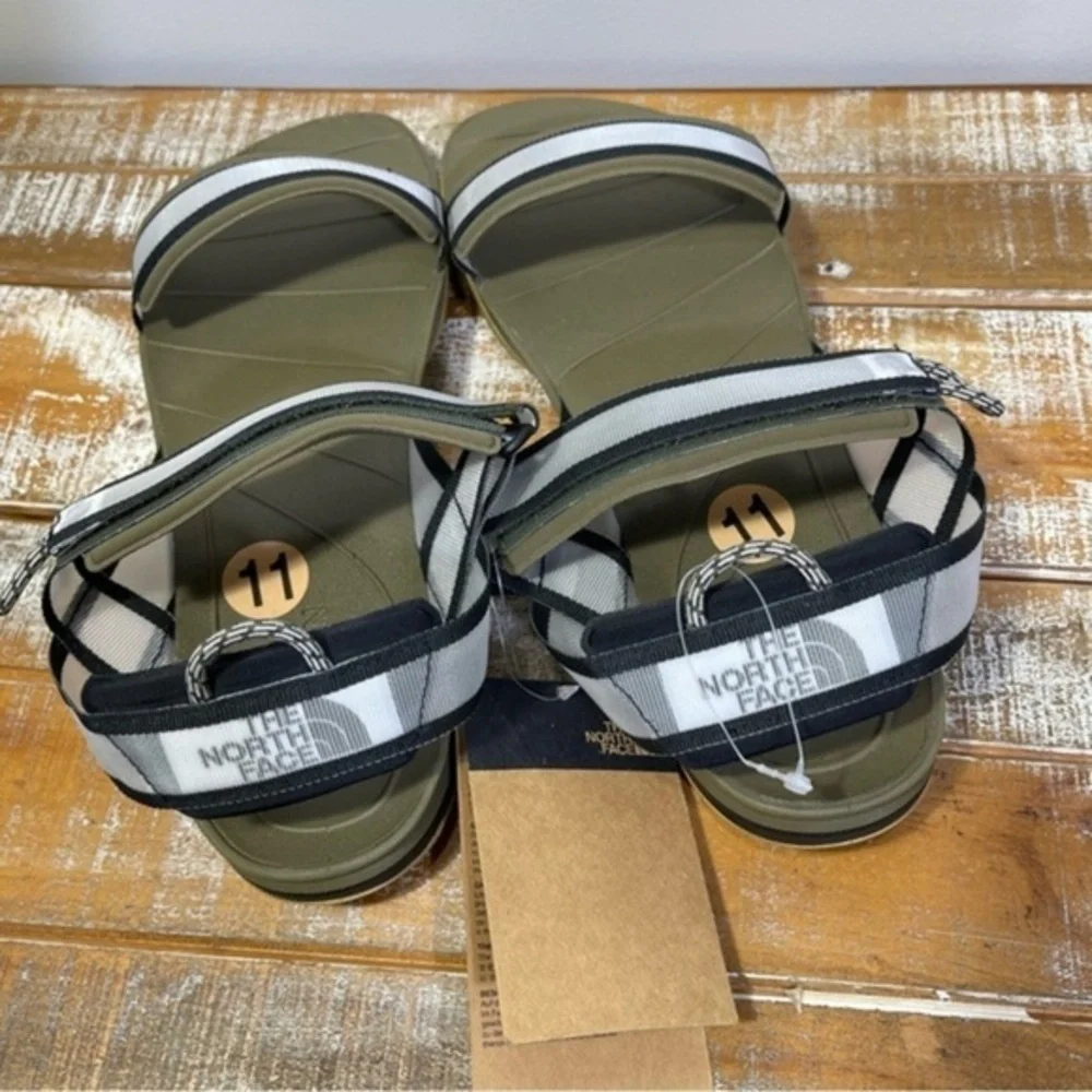 NWT THE NORTH FACE Skeena Mens Sport Sandals Size 11